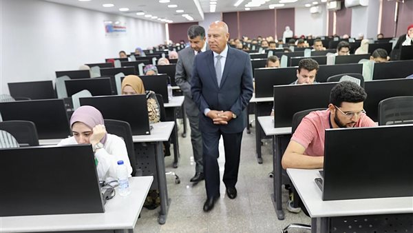 وزير النقل يتفقد