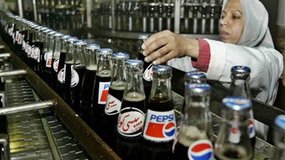 الغرف التجارية: الشركات الأجنبية سيطرت على مبيعات المشروبات الغازية في عيد الأضحى
