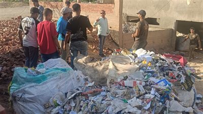 جهاز 6 أكتوبر يشن حملاته لضبط نباشين القمامة ومصادرة معداتهم