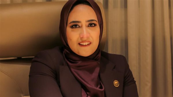 سارة النحاس