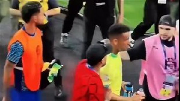 نيمار ودانيلو عقب