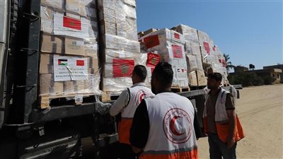 الهلال الأحمر يكشف حقيقة وقف استقبال المساعدات الإنسانية لإرسالها إلى غزة