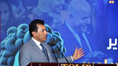 وزير الرياضة يشكر رئيس جامعة الإسكندرية لتوفير الرعاية الصحية للكابتن شحتة 