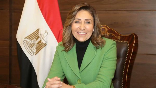 وزيرة الثقافة