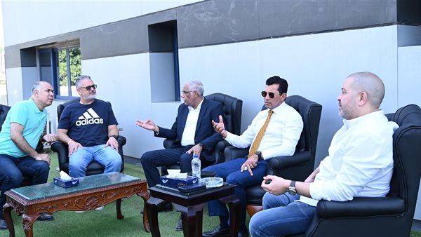 جلسة وزير الرياضة