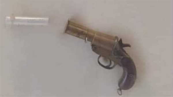 مسدس إنقاذ احتفالا