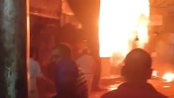 حريق بمحل بويات بأسيوط