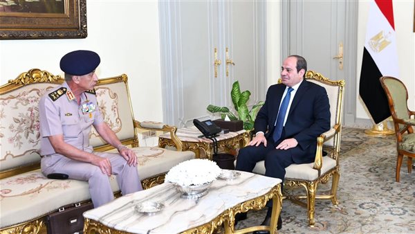 الرئيس السيسي ووزير