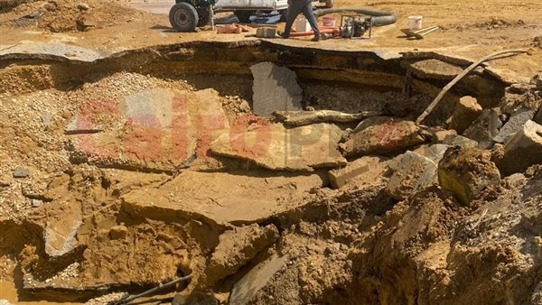 هبوط أرضى بطريق السويس