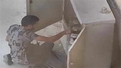 بعد ارتكاب 4 وقائع.. الأمن يضبط لصوص سرقة الكبائن الكهربائية بالقطامية| صور