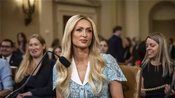 باريس هيلتون