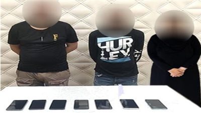 تقودها سيدة.. سقوط عصابة نشل هواتف المواطنين من الشوارع في القاهرة