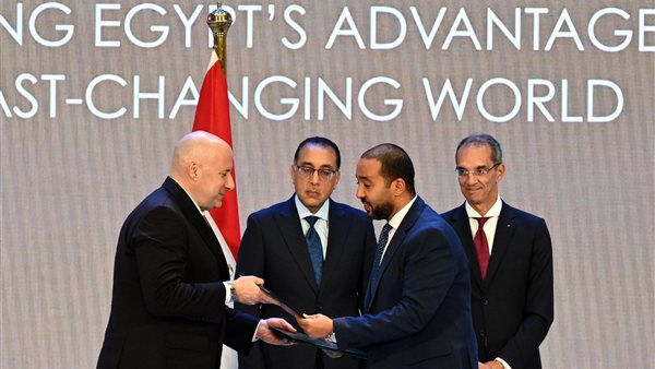 رئيس الوزراء يشهد