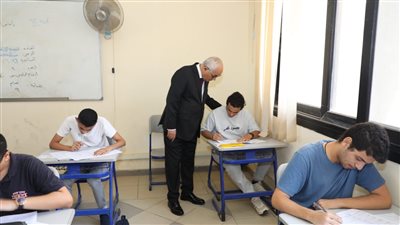 طلاب الثانوية العامة للمكفوفين يؤدون امتحان الجغرافيا غدًا