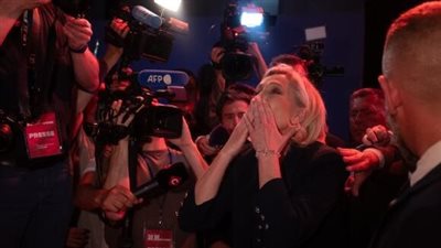 اليمين المتطرف على أبواب السلطة في فرنسا.. واستنفار من أجل الجولة الثانية للانتخابات 