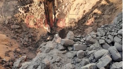 الوصول إلى جثمان الشاب ضحية السقوط ببئر في المنيا بعد 9 ساعات بحث | صور