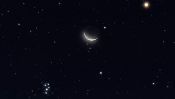 اقتران القمر بعنقود