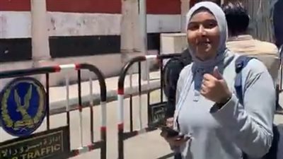 أعاد الثقة.. الإنجليزي يرسم الفرحة على وجوه طلاب الثانوية العامة بالأقصر | صور