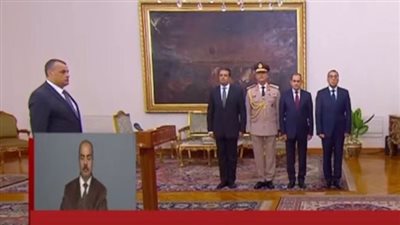 وزير الدولة للإنتاج الحربي يؤدي اليمين الدستورية أمام الرئيس السيسي 