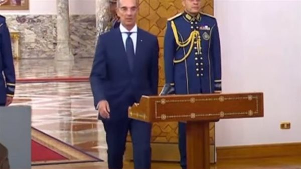 عمرو طلعت يؤدي اليمين