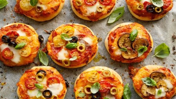 طريقة عمل ميني بيتزا