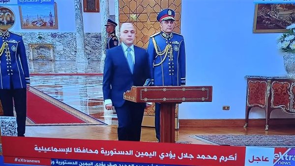 اللواء طيار أكرم