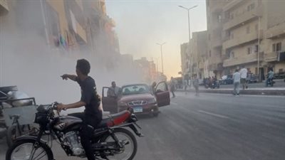 بعد احتراق هاتف محمول لفتاة.. اشتعال النيران في سيارة بأحد شوارع الأقصر| صور