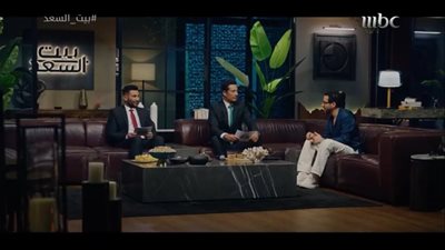 حلمي يمازح أحمد وعمرو سعد في أولى تجاربهما التليفزيونية: بتورطوني ومحتاجين معجزة في المونتاج