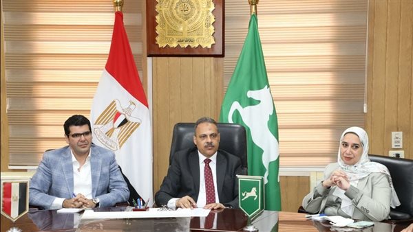 محافظ الشرقية خلال