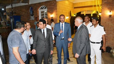 فور وصوله.. محافظ سوهاج الجديد يجري جولة ميدانية مفاجئة بمدينة أخميم| صور