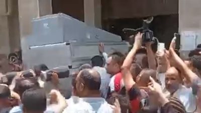 والدته منهارة.. وصول جثمان أحمد رفعت إلى مسقط رأسه بكفر الشيخ لأداء صلاة الجنازة | بث مباشر