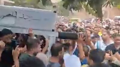 كهربا شايل نعشه.. تشييع جثمان أحمد رفعت لمثواه الأخير في كفر الشيخ | بث مباشر