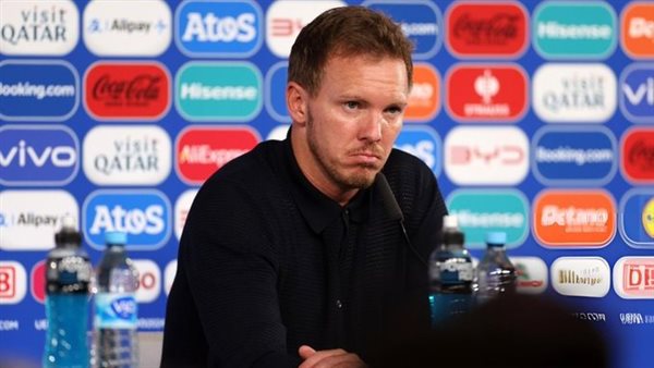 جوليان ناجلسمان المدير