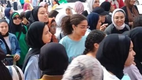 تفتيش طالبات الثانوية