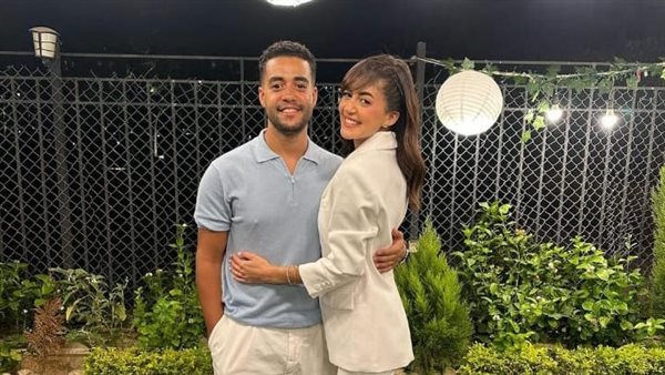 خالد أنور وشقيقته