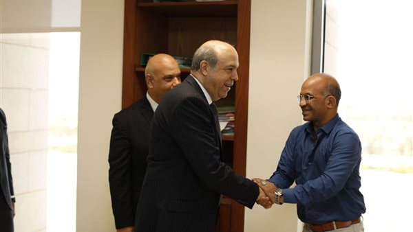  وزير الطيران المدني