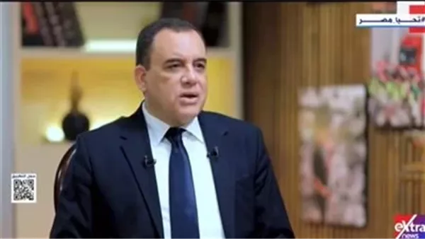 الكاتب الصحفي عزت