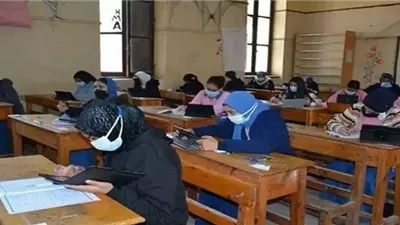طلاب الثانوية العامة بكفر الشيخ يؤدون امتحانات الجيولوجيا والرياضة البحتة وعلم النفس اليوم