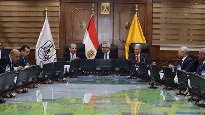 الأعلى للجامعات: إعداد خطة عمل شاملة لقوافل توعوية لمكافحة الهجرة غير الشرعية والإتجار بالبشر