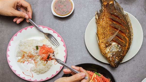 تفسير أكل السمك في