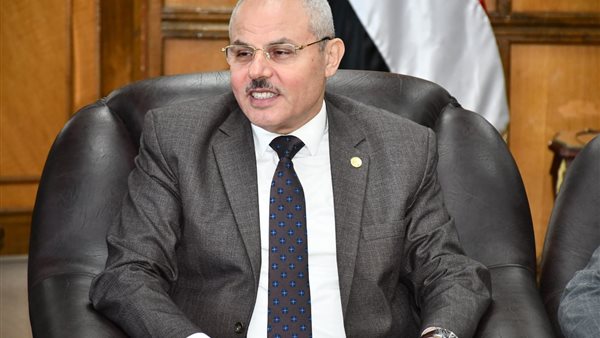 رئيس جامعة قناة السويس
