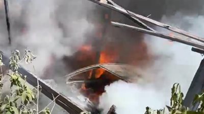 تفاصيل تفحم سيارتين في حريق جراج بحدائق الأهرام | بث مباشر