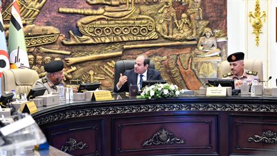 السيسي يجري جولة تفقدية بالأكاديمية العسكرية المصرية| صور
