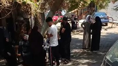 أسر ضحايا سيارة زفاف عروسي المعادي تنتظر خروج الجثامين من المشرحة│ بث مباشر 