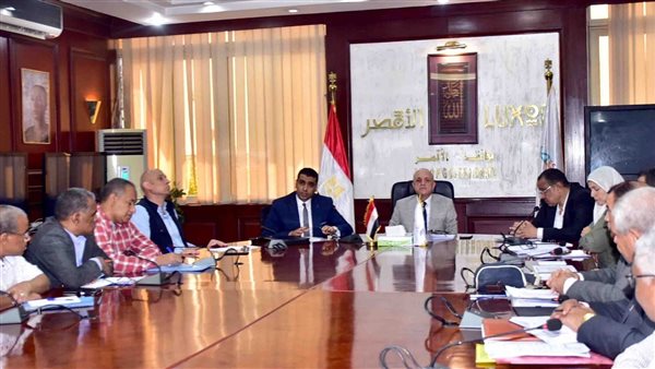 أولى اجتماعات محافظ