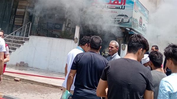 حريق بمعرض سيارات