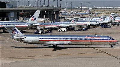 إلغاء 700 رحلة جوية في تكساس الأمريكية بسبب إعصار بيريل