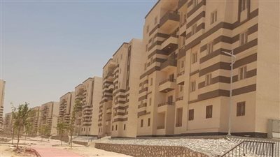 رئيس جهاز 15 مايو يعقد اجتماعا طارئا مع شركات المقاولات بسبب شقق الإسكان الاجتماعي