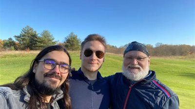 عن طريق الذكاء الاصطناعي.. شركة تسعى لتمكين أسرة من التواصل مع عائلها بعد وفاته