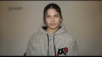 حماس تنشر مقطع فيديو لرقيب بالجيش الإسرائيلي تم اختطافها في غزة: القصف يحاوطنا طول اليوم